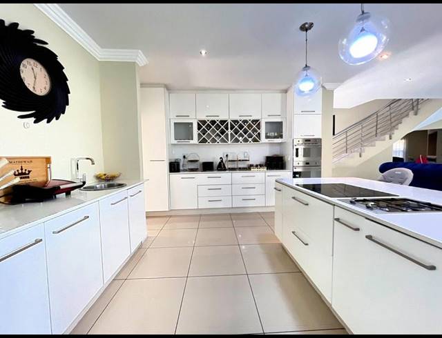 4 BEDROOM HOUSE FOR SALE IN BLUE VALLEY GOLF ESTATE